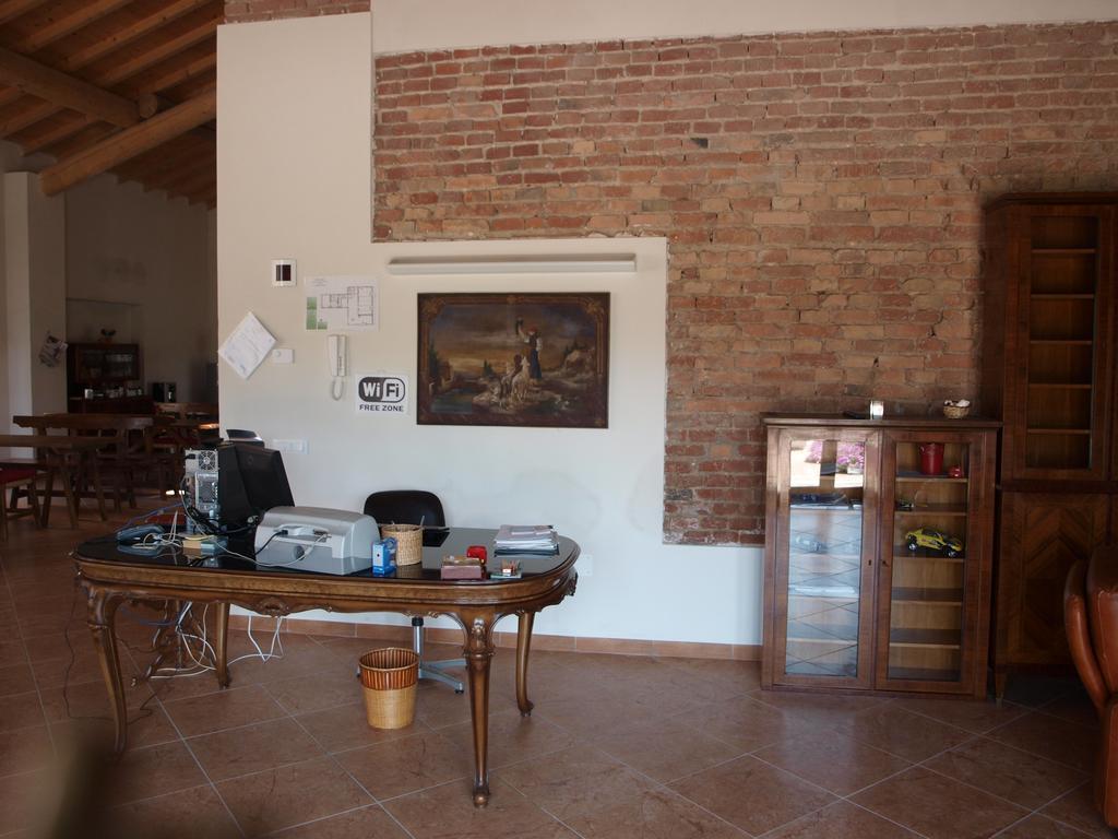 Auberge de jeunesse La Cascina Del Sole à Rivarolo del Re ed Uniti Extérieur photo