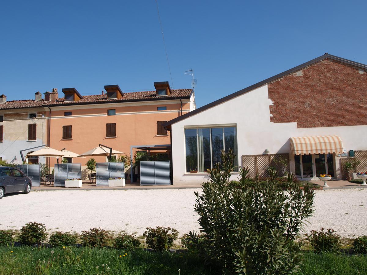 Auberge de jeunesse La Cascina Del Sole à Rivarolo del Re ed Uniti Extérieur photo