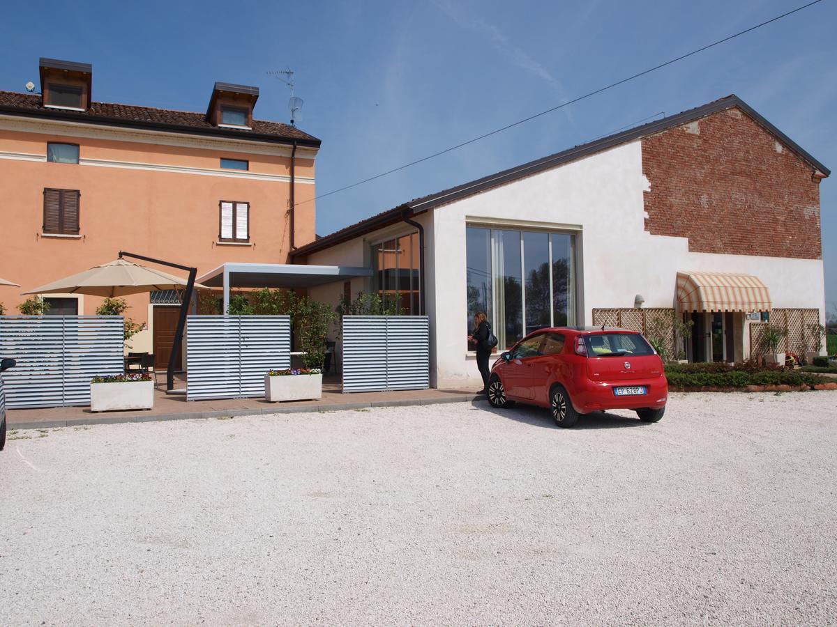 Auberge de jeunesse La Cascina Del Sole à Rivarolo del Re ed Uniti Extérieur photo