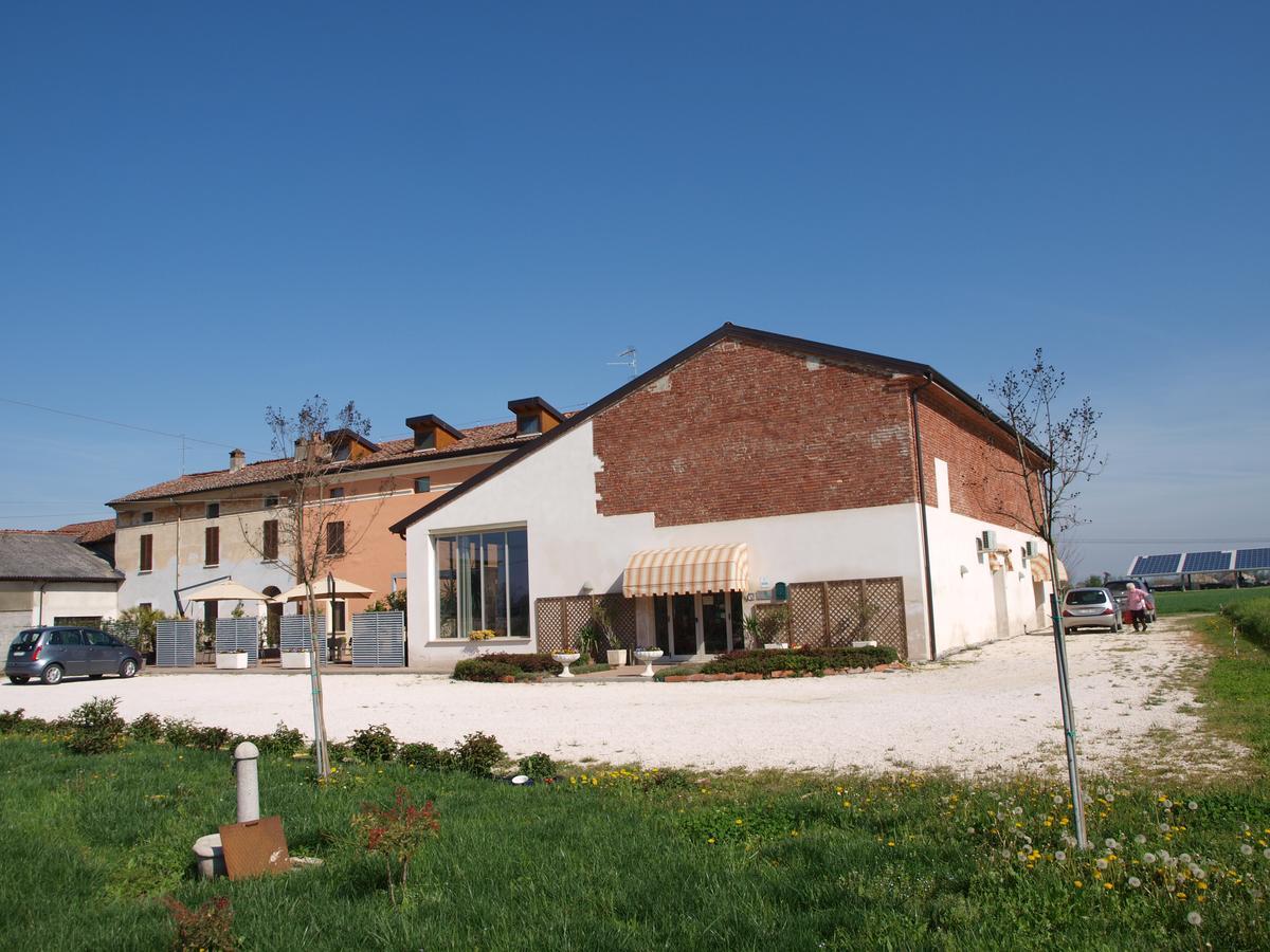 Auberge de jeunesse La Cascina Del Sole à Rivarolo del Re ed Uniti Extérieur photo